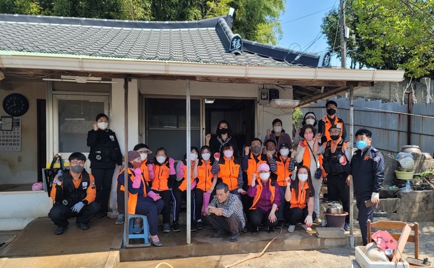 ▲ 여수소방대원 기념사진