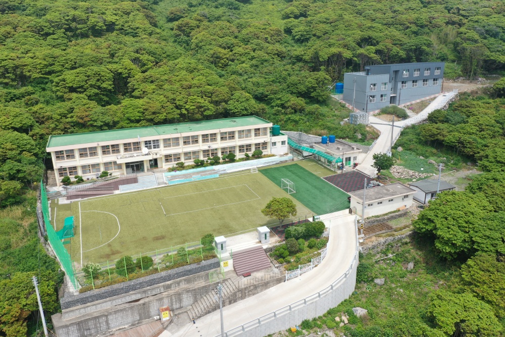 ▲ 가거도초등학교 신안흑산중학교 가거도분교장