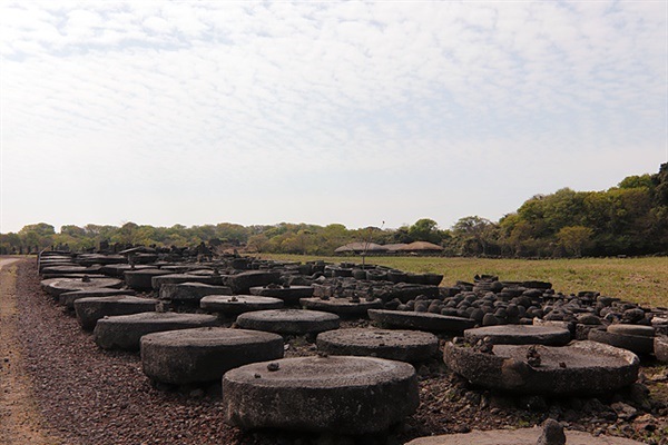 ▲ 돌민속품 야외전시장 모습 ⓒ 오문수
