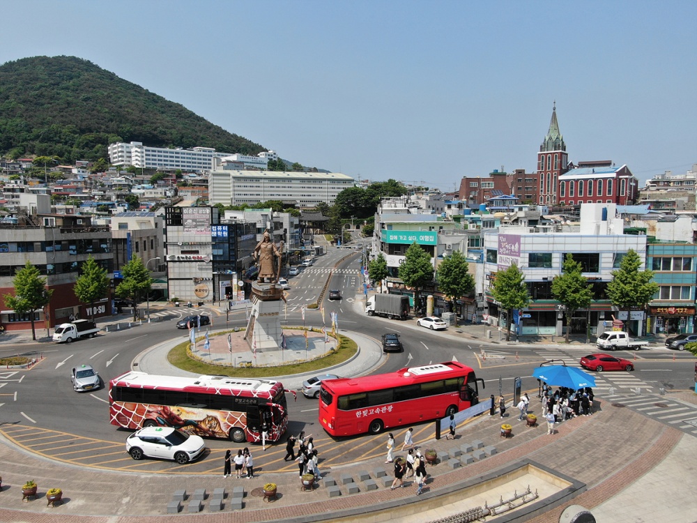 ▲무더위로 인한 보행자 피해를 예방하기 위한 ‘폭염대비 그늘막’