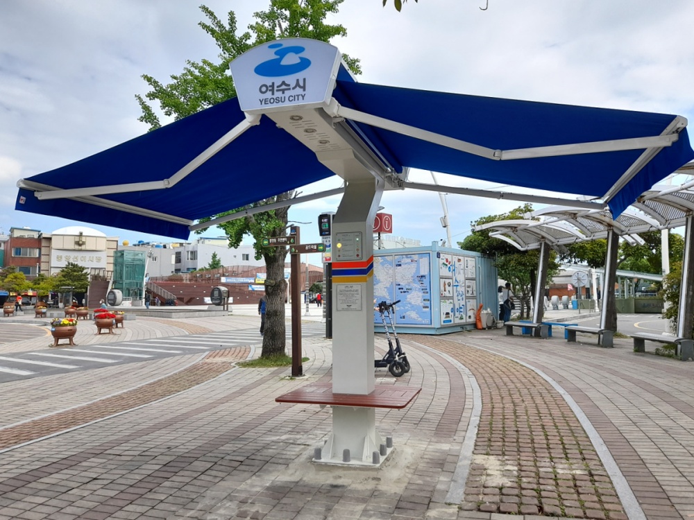 ▲무더위로 인한 보행자 피해를 예방하기 위한 ‘폭염대비 그늘막’