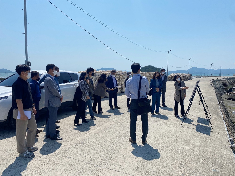 ▲ 돌산읍 작금항과 금천항에서 기본계획안 전문가 현장자문이 실시됐다.