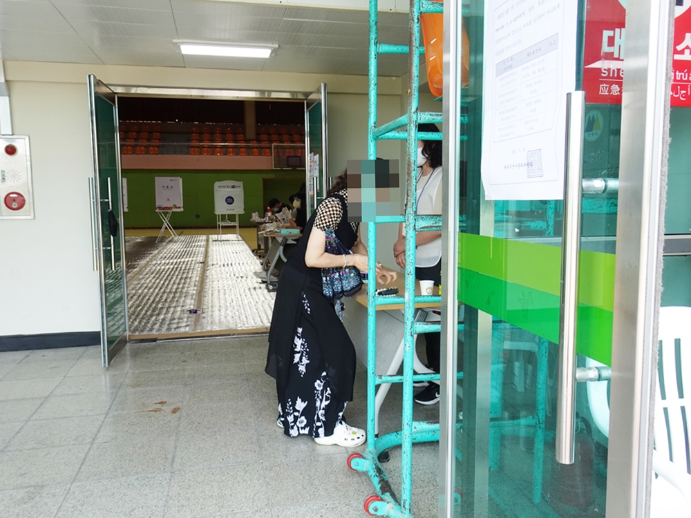 ▲ 쌍봉초등학교 체육관 투표현장