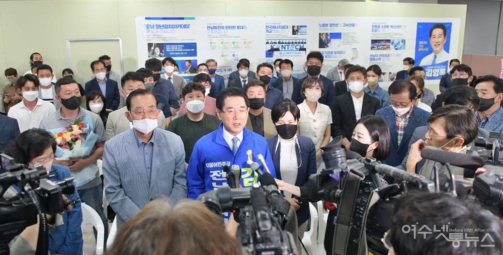 ▲ 김영록 전라남도지사 당선인이 언론 인터뷰를 하고 있다. ⓒ김영록 당선인 제공