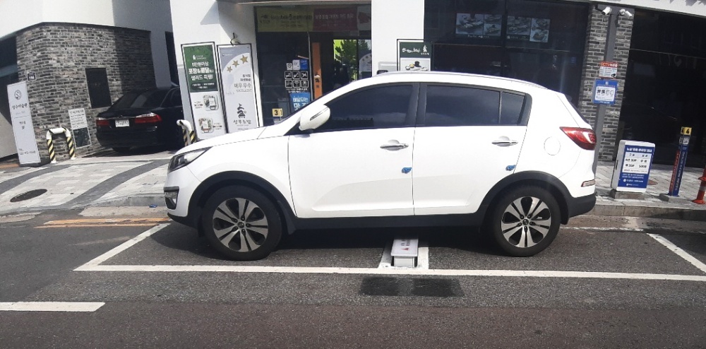 ▲ 바닥제어 무인정산 주차관제시스템이 설치된 모습