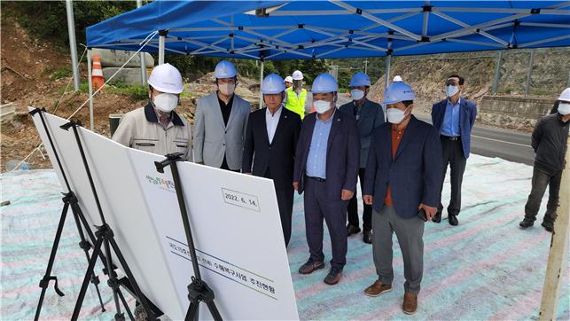 ▲ 곡성지역을 방문해 재해복구사업 추진현황을 점검하는 최무경 도의원
