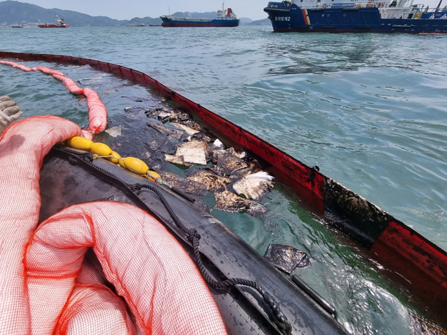 ▲ 유조선 점검 나선 여수해경