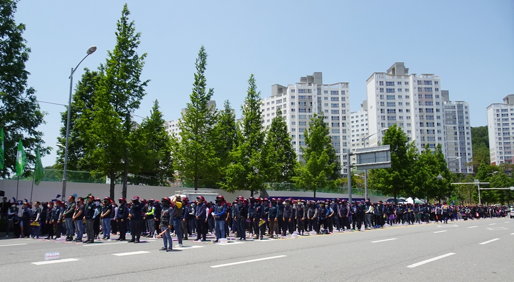 ▲ 죽림 하나로마트 인근 도로에서 2022 건설노조 전남동부권 공동투쟁 출정식이 열렸다.