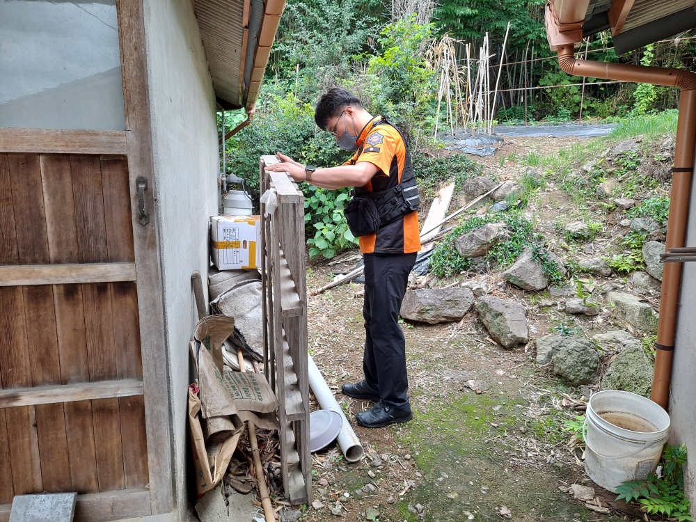 ▲ 여수소방서 119생활안전순찰대 안전점검 모습