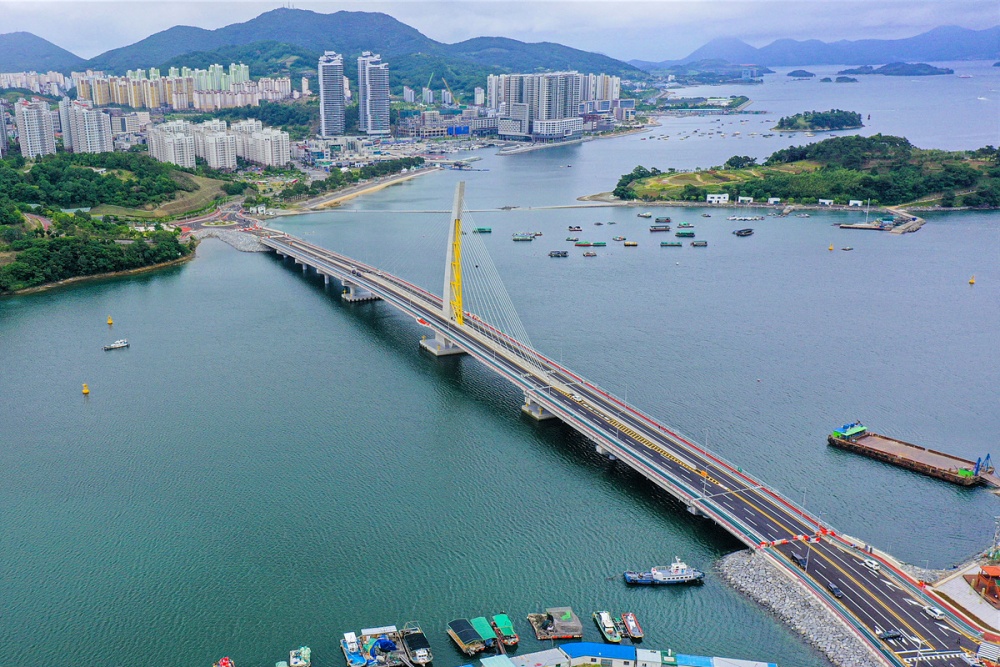 ▲ 웅천~소호를 연결하는 선소대교가 임시개통했다.