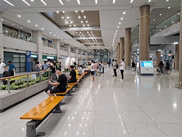▲ 코로나로 한산한 인천공항 입출국장 모습  ⓒ오문수
