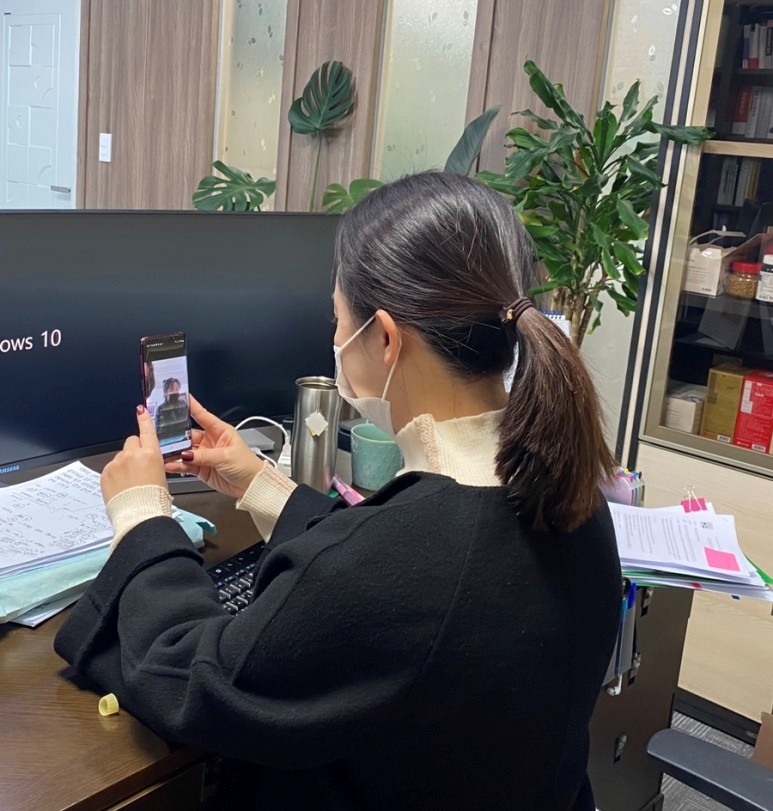 ▲ 줌을 활용해 라이브영상 무료 법률상담 서비스를 받는 모습