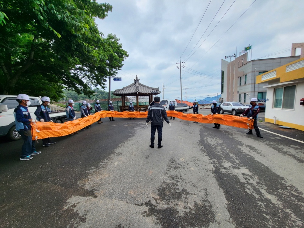 ▲훈련에 나선 해양자율방제대