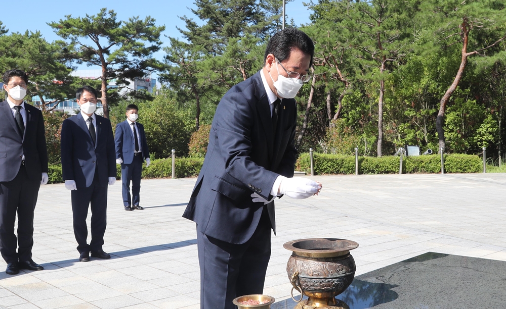 ▲ 민선8기 취임 앞두고 독립순국선열 및 김대중 대통령 참배