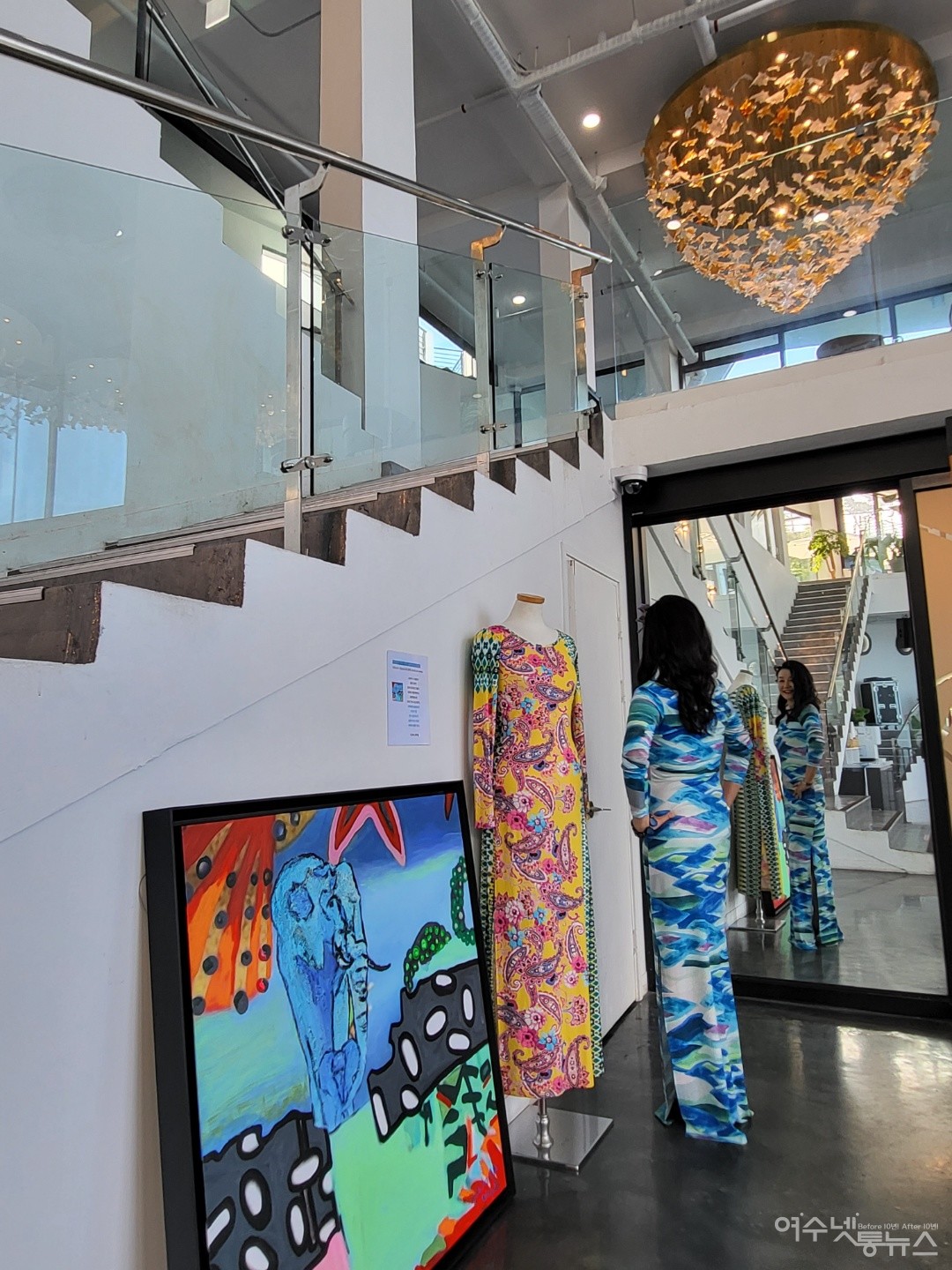 ▲ 여수예술랜드 라피끄에서 두달간 열리는 찾아가는 미술관, 찾아가는 아트페어 전시회 모습 ⓒ오서희 제공