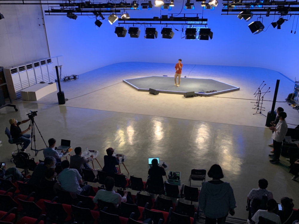 ▲ 지난 8일 여수MBC 공개홀에서 135명의 참가자가 열띤 경연을 펼쳐 ‘싱어게인 여수’ 본선무대 진출자 15명이 가려졌다.