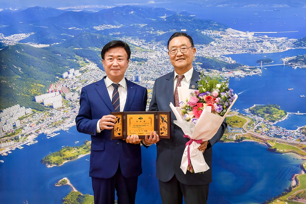 ▲ 미국 캘리포니아주 최석호 하원의원이 ‘여수시 홍보대사’로 위촉됐다.