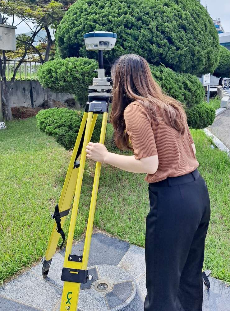 ▲ 지적측량 모습