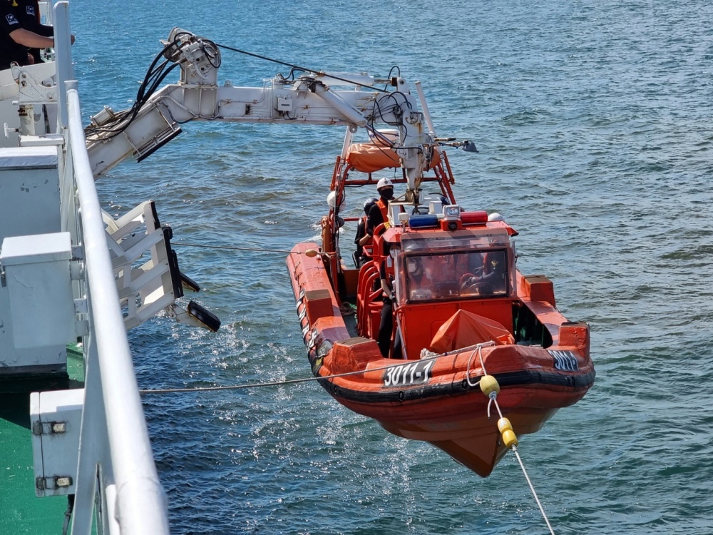 ▲ 해양경찰 실무 체험 중인 학생들