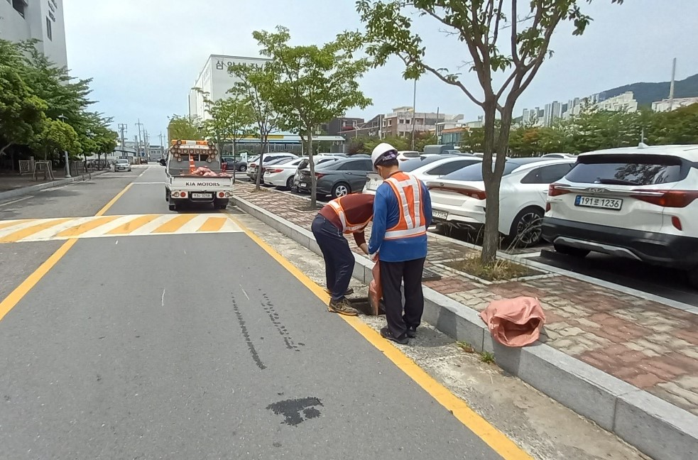 ▲ 하수도시설물 정비 모습