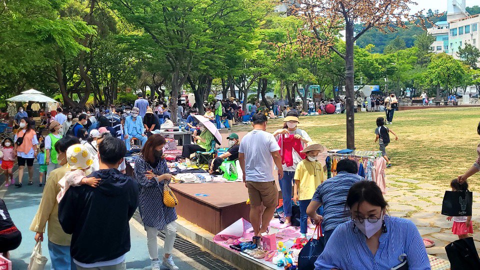 ▲ 거북선공원에서 열린 여수 벼룩시장