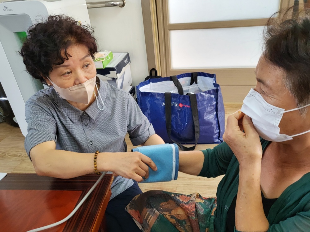 ▲ 기초건강체크 모습