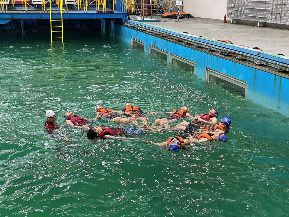 ▲ 초등교원 대상 생존 수영 지도역량 강화 직무연수 모습