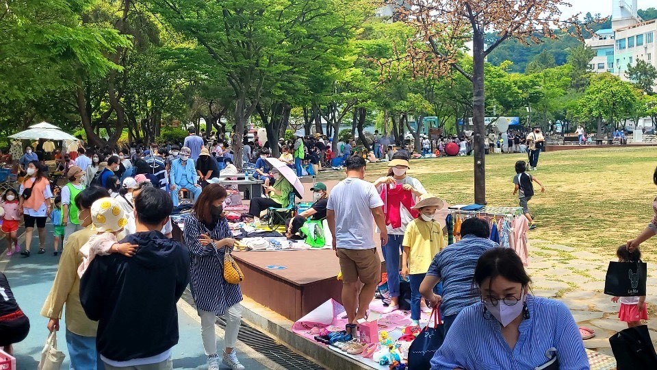 ▲ 거북선공원에서 열린 여수벼룩시장 모습