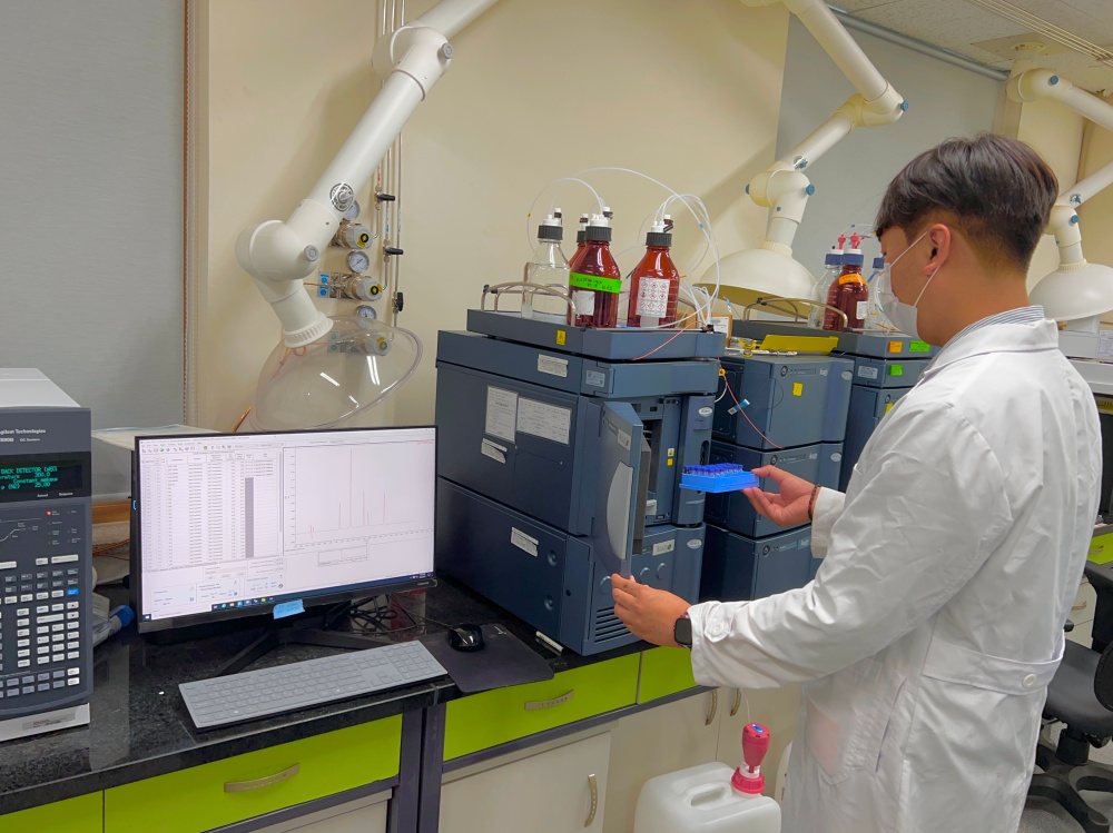 ▲ 축산물안전성검사 수행 모습