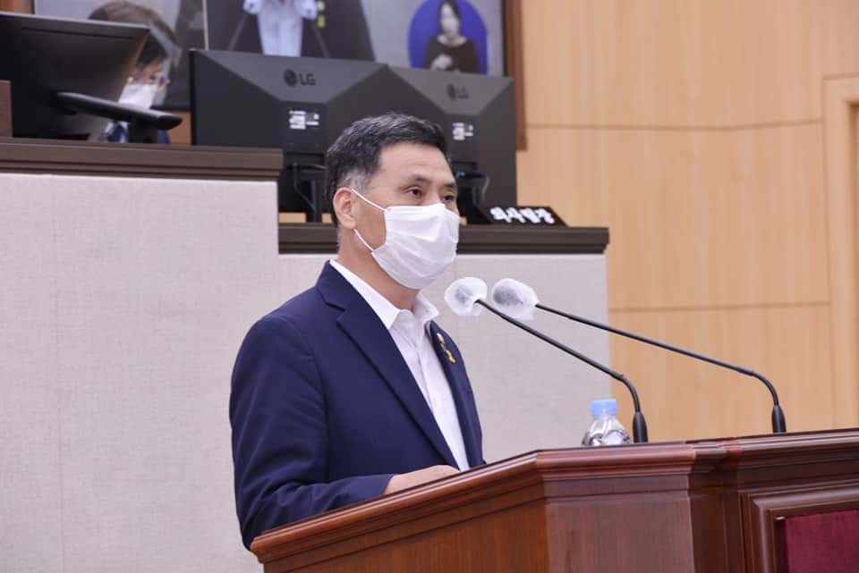 ▲ 본회의장에서 발언하는 주종섭 도의원