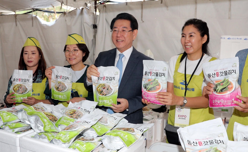 ▲ LA 한인축제를 방문한 김영록 도지사