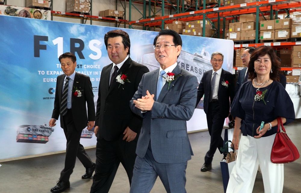 ▲ 남도장터US 개장식 참여한 김 지사