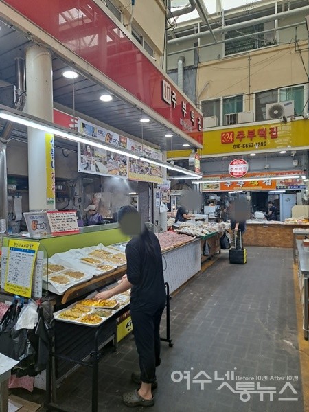 ▲ 추석이 지난 지 한 달 하고도 보름여가 되었는데도 시장 분위기는 아직 썰렁하기만 하다.ⓒ조찬현