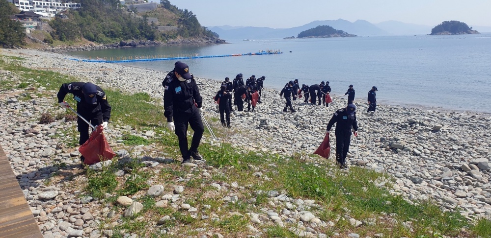 ▲ 해경교육원 상반기 봉사활동 모습