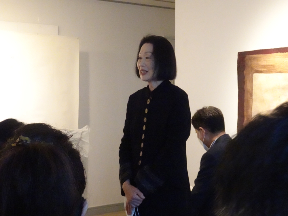 ▲ 김수자 원광대 명예교수가 전시 오프닝에 참석했다.