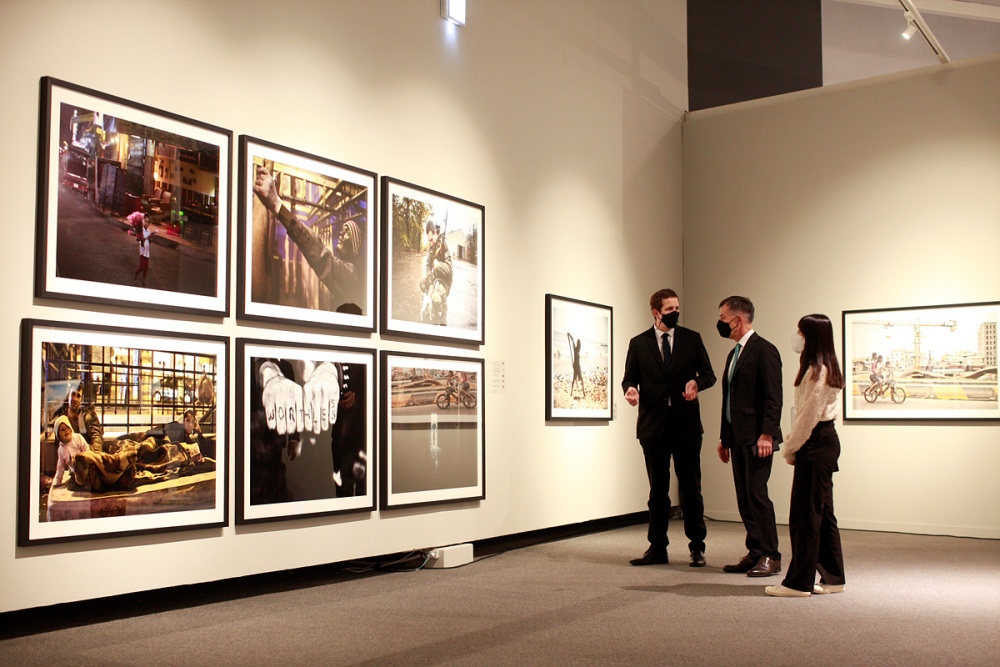 ▲ 주한외국공관 협력전-구름의 가장자리 전시현장