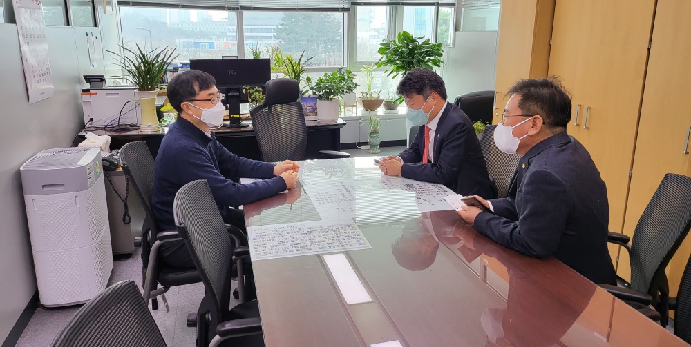 ▲ 박창환 전남도 정무부지사가 기재부 예산실 국과장을 만나 적극 지원을 요청했다.