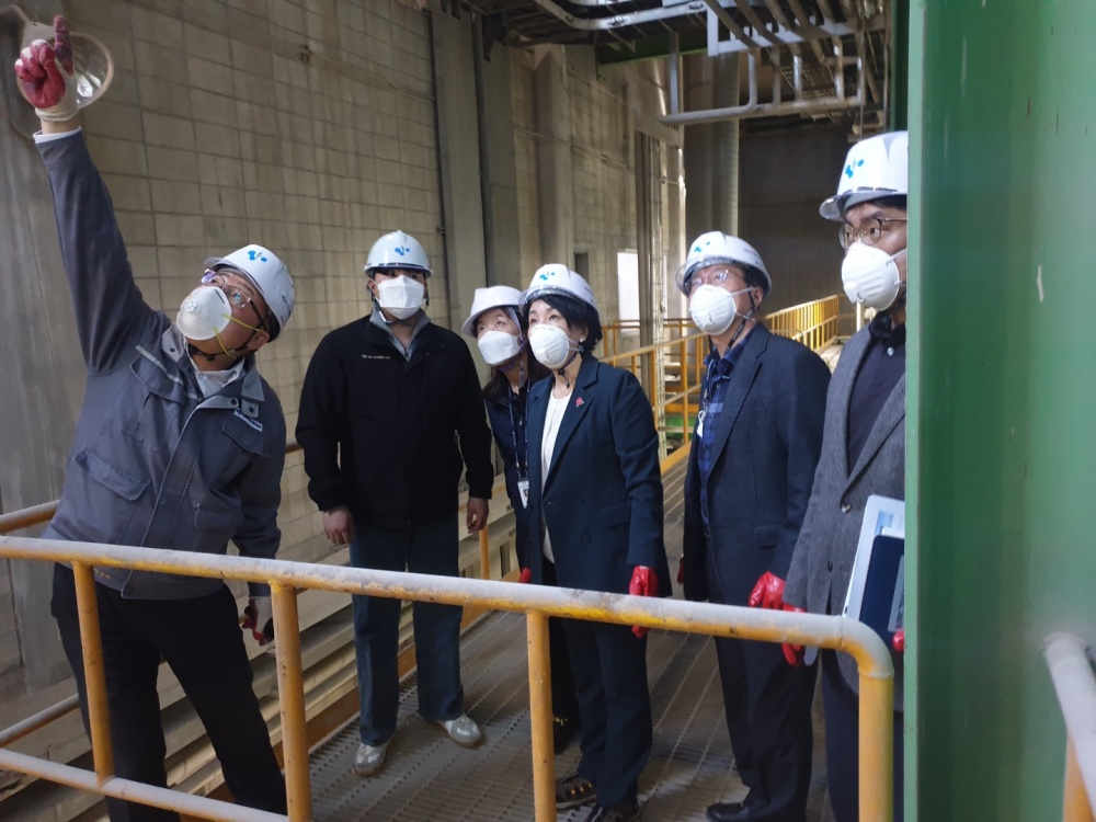 ▲현장 안전보건 종합점검에 나선 김유화 이사장