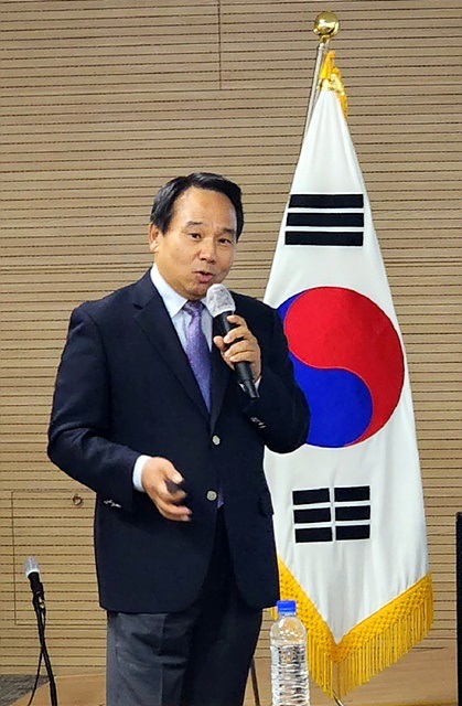 ▲   주제 발제에 나선 임원빈 박사가 