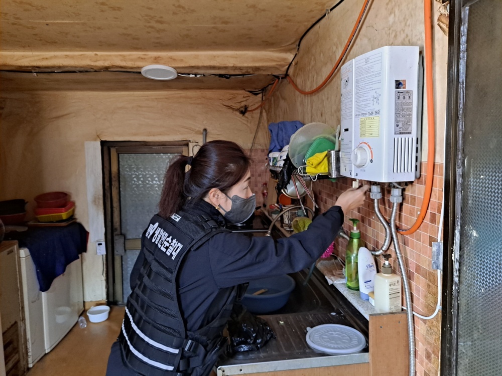 ▲119생활안전순찰대 봉강마을 대민지원 