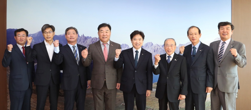 ▲전남교육청 중소기업중앙회 광주전남본부 간담회 참여자 기념사진