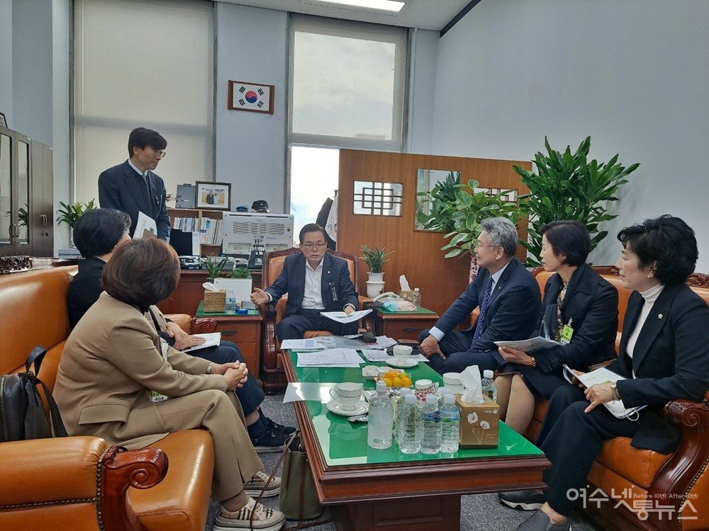 ▲ 이야포미군폭격사건 특위는 이채익 국회 행정안전위원장을 찾아가 적극 지원을 요청했다.ⓒ조찬현