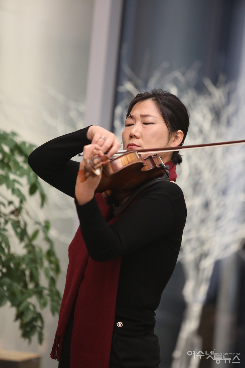 ▲ 유진오케스트라 이은주 대표는 소호초등학교와 자매결연을 시작으로 올해 11년째 여수음악인 꿈나무들의 후학양성에 매진하고 있다 ⓒ사진제공 이은주