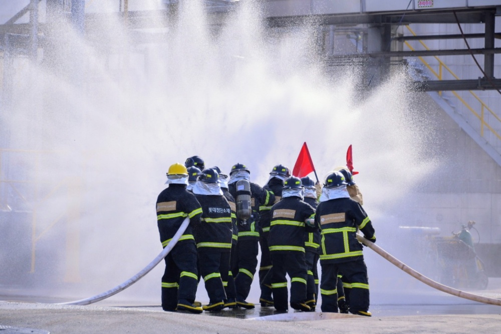 ▲ 롯데케미칼(주) 첨단소재 사업장에서 ‘2022년 재난대응 안전한국훈련’ 실제훈련