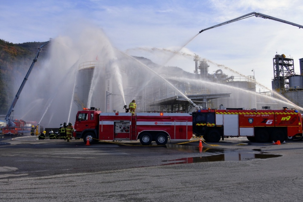 ▲ 롯데케미칼(주) 첨단소재 사업장에서 ‘2022년 재난대응 안전한국훈련’ 실제훈련