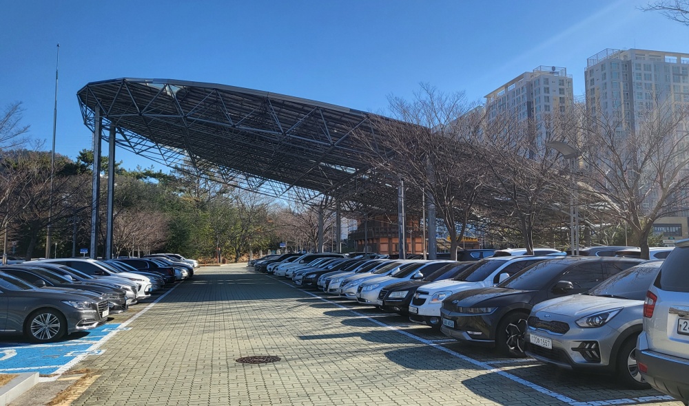 ▲전남도청 태양광 설비 주차장 