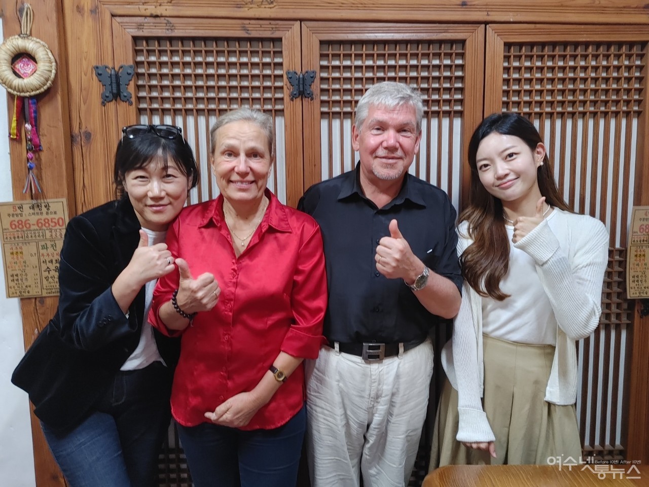 ▲ 여수넷통뉴스 창간 11주년을 맞아 특집인터뷰에 나선 검은 풀 작곡가 라이너 펠트만 교수 부부와 유진오케스트라 이은주 대표(좌)  음악총괄 곽연후(우측)씨의 모습 ⓒ 심명남