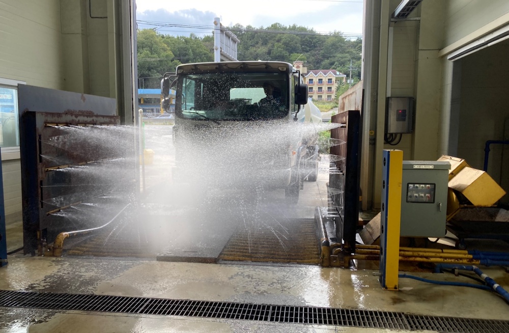 ▲ 조류인플루엔자 소독- 나주 거점