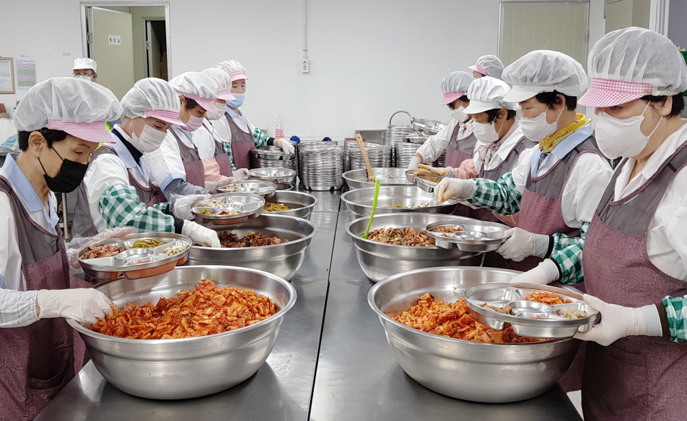 ▲노인일자리 참여(반찬 제조)