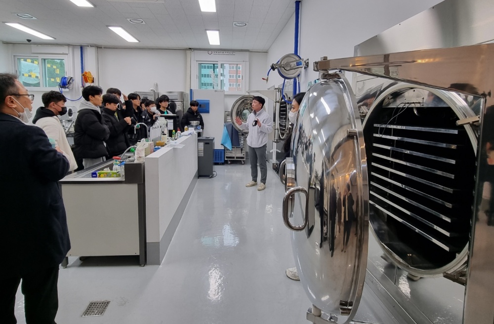 ▲ 농수산식품 메이커스페이스 체험교육 참여한 대안교육기관 뉴젠리더십학교 